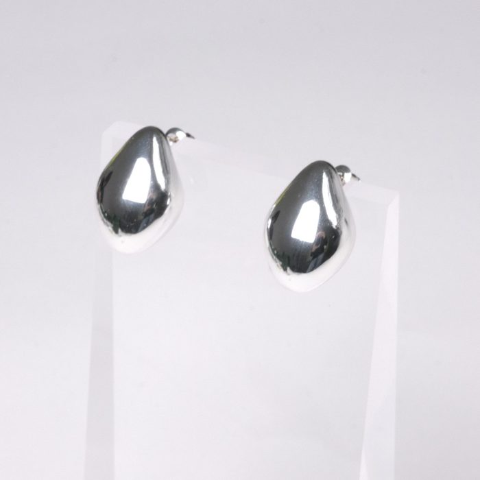 Серьги на гвоздиках droplet