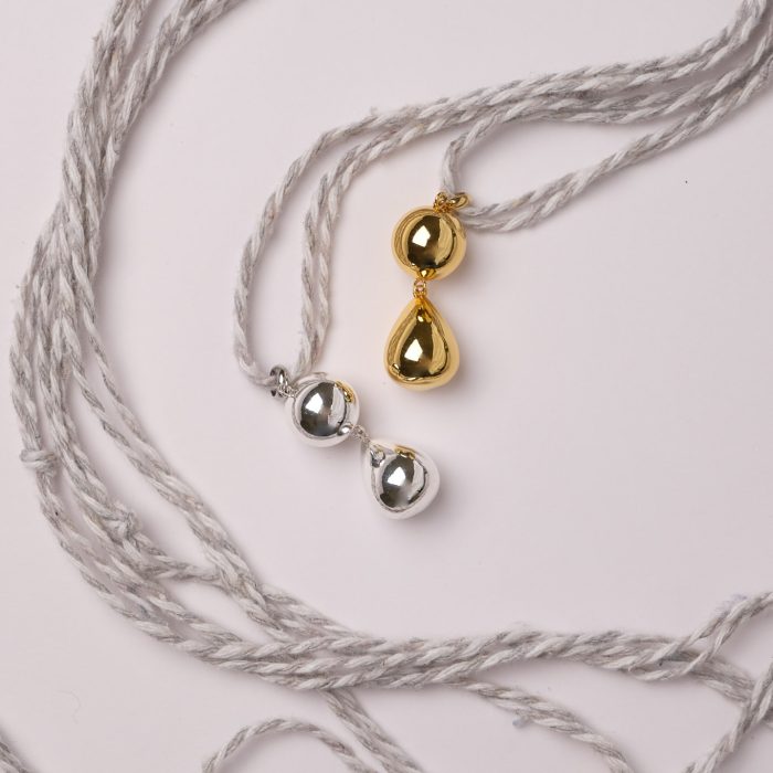 Подвеска нить с песочными часами