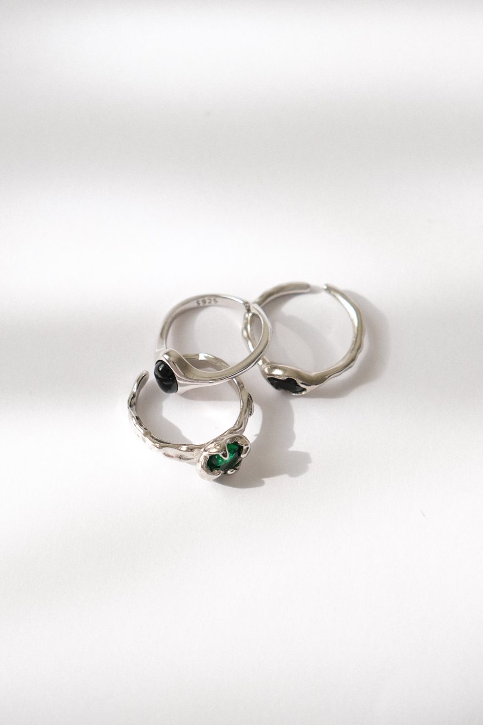 кольцо с черным стеклом серебро S925