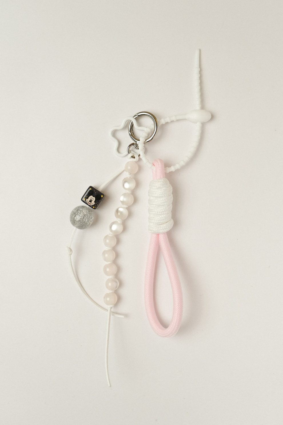 Брелок перламутровый с Микки