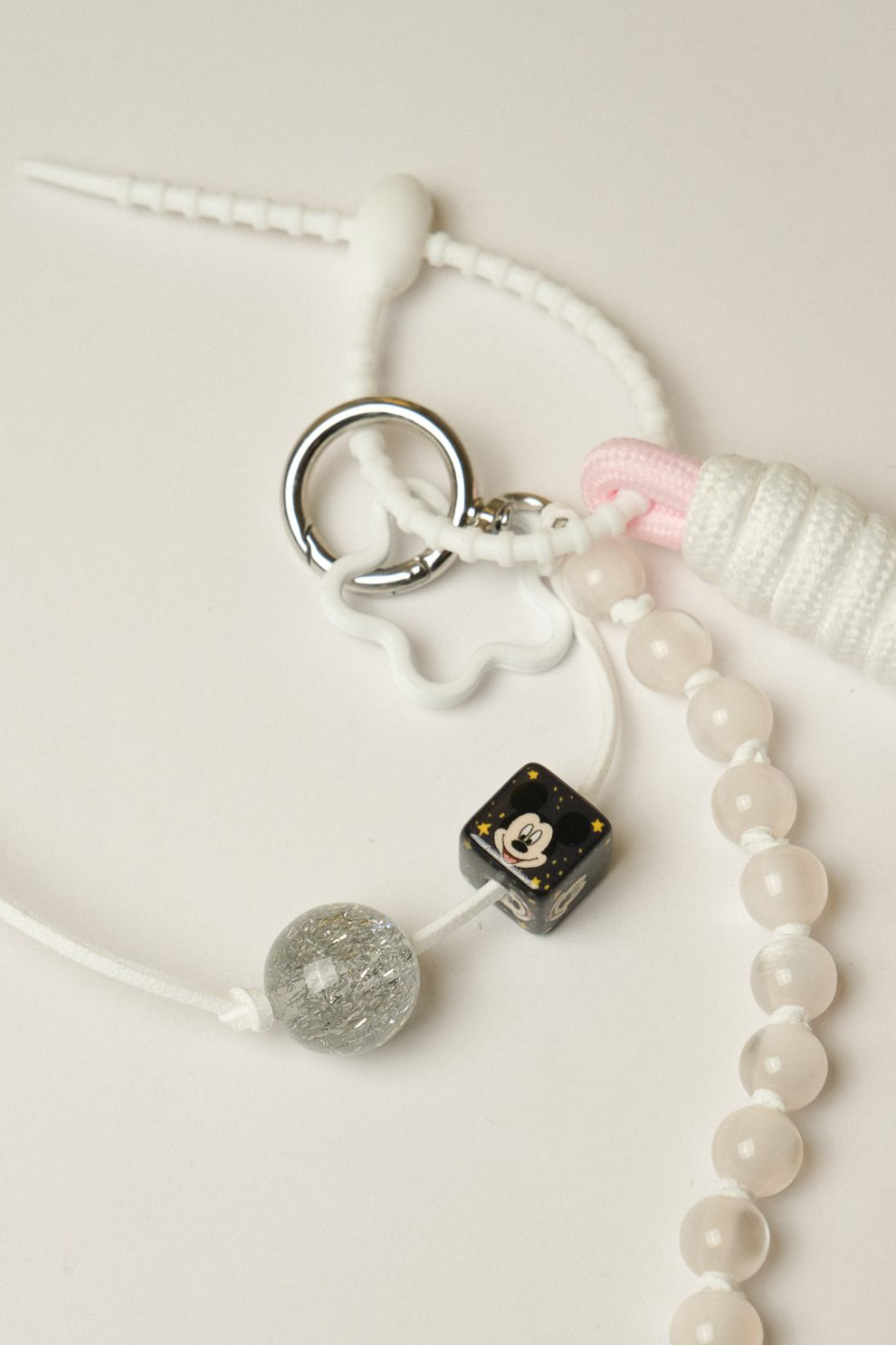 Брелок перламутровый с Микки