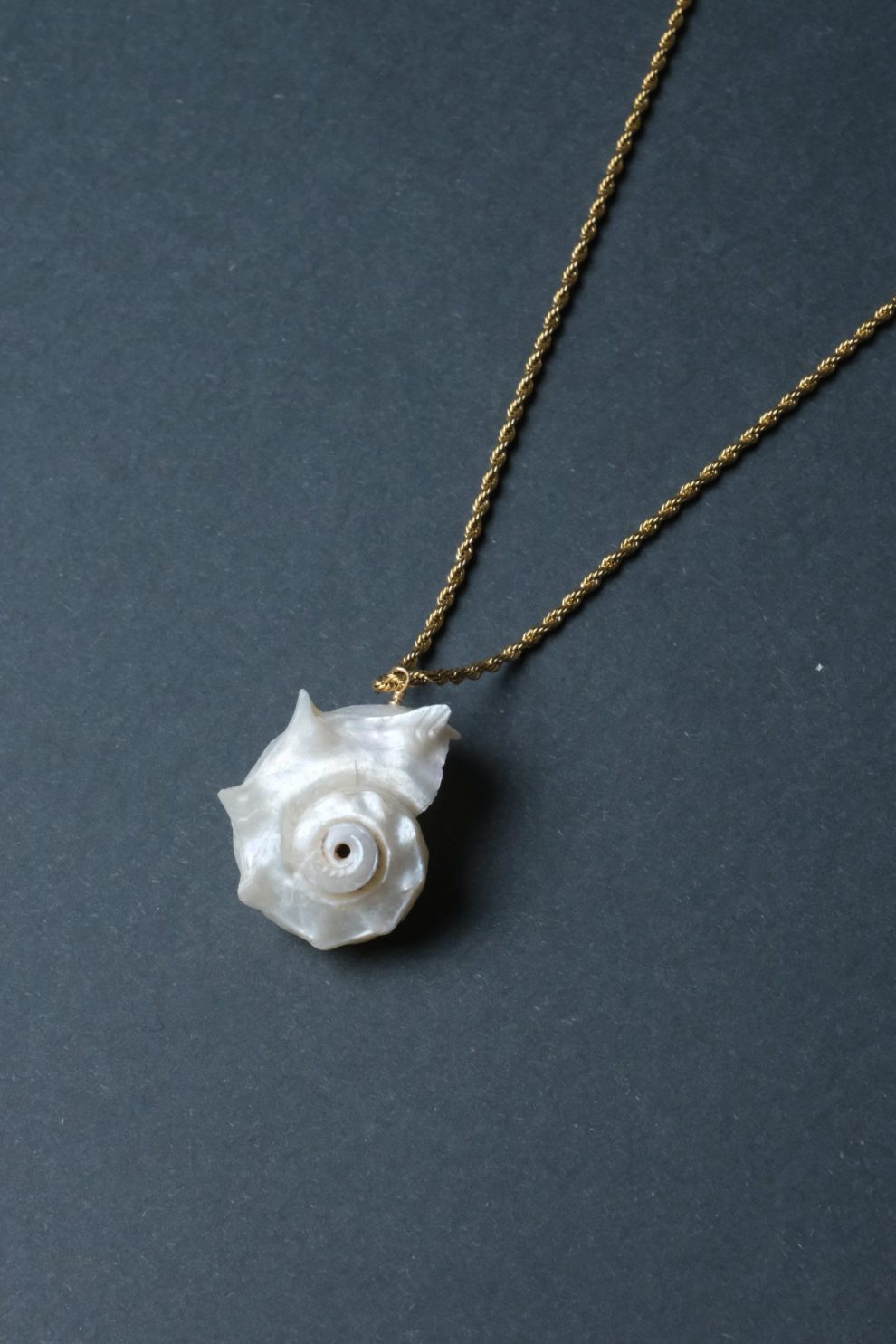 Подвеска Golden Conch