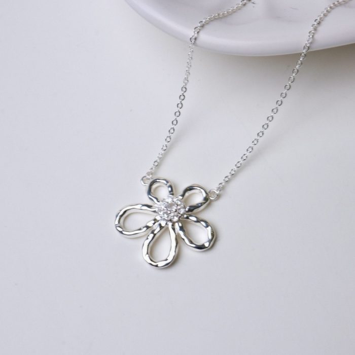 Подвеска Radiant Petals