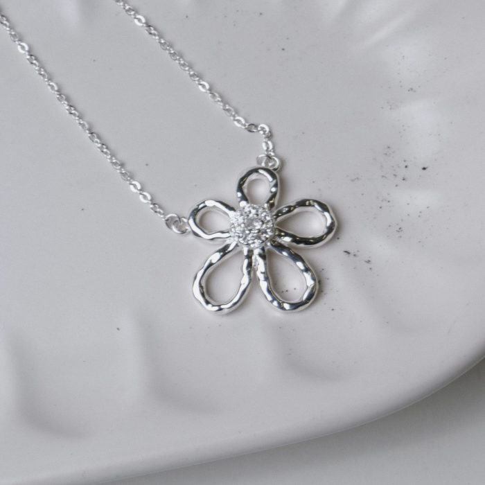 Подвеска Radiant Petals