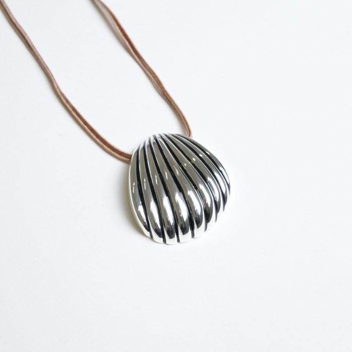 Подвеска на шнуре Shell