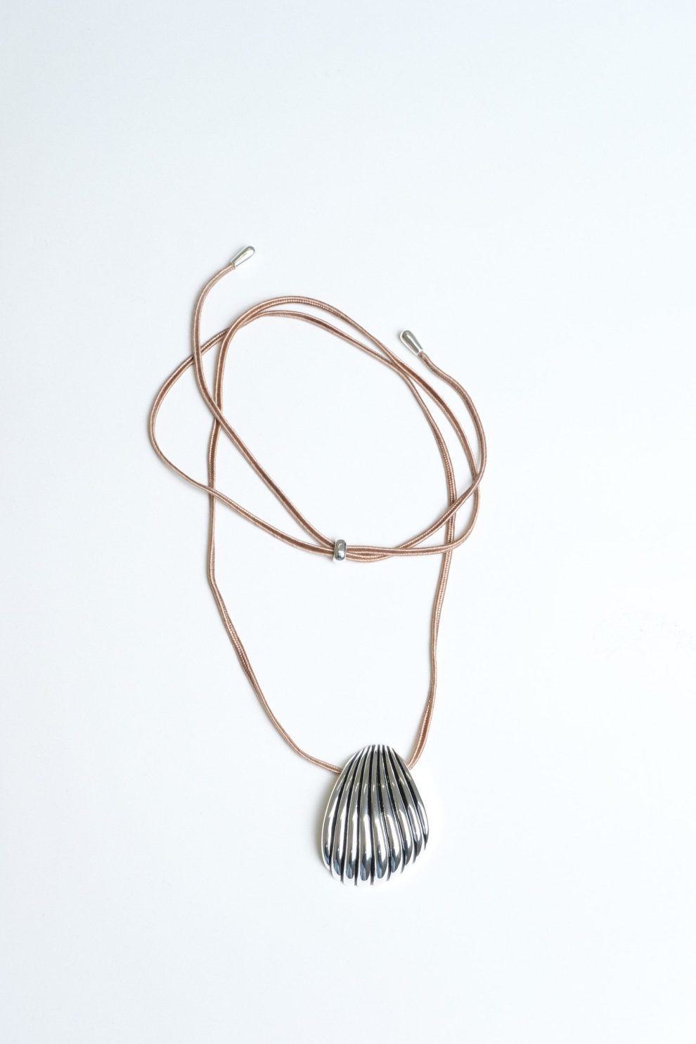 Подвеска на шнуре Shell