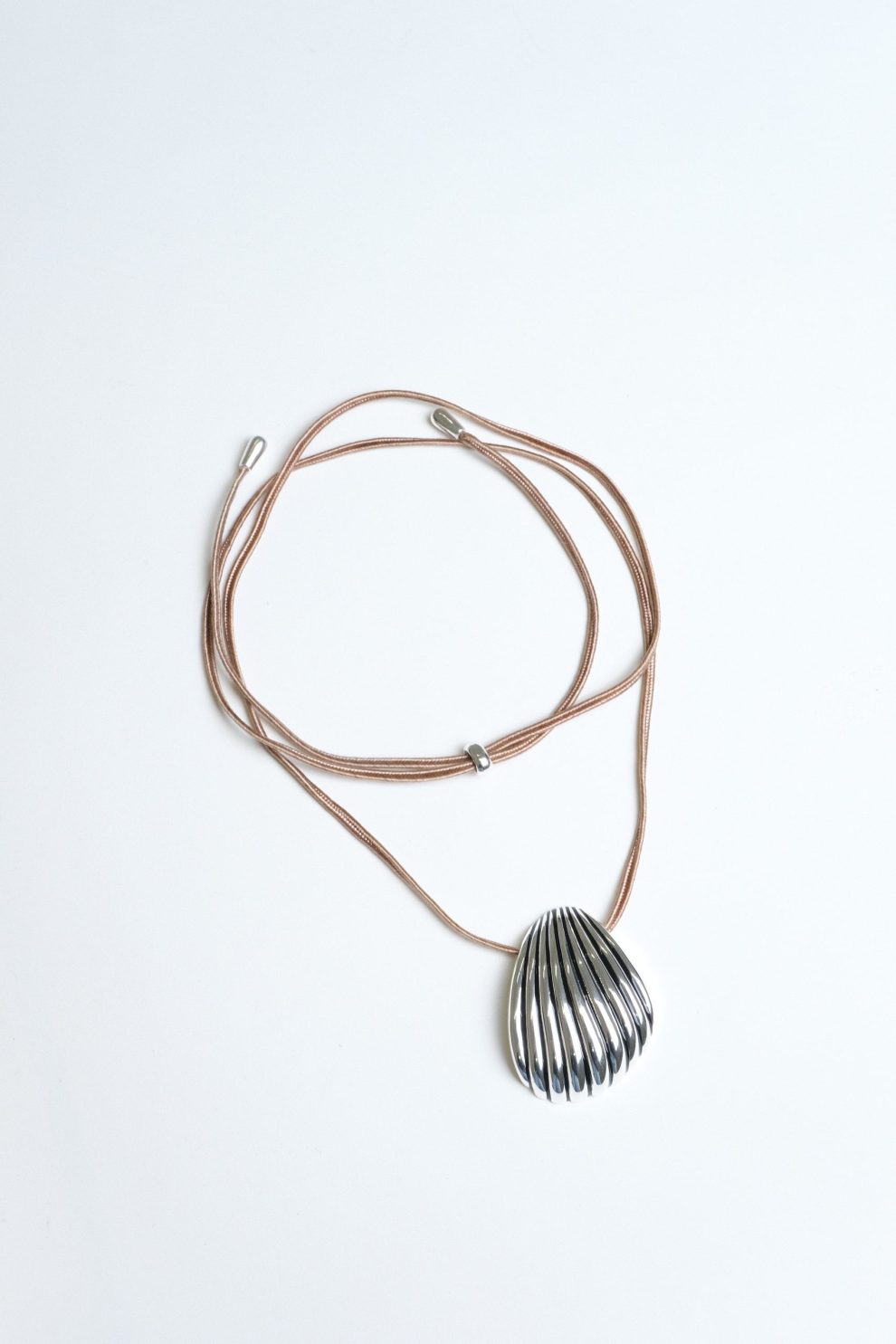 Подвеска на шнуре Shell