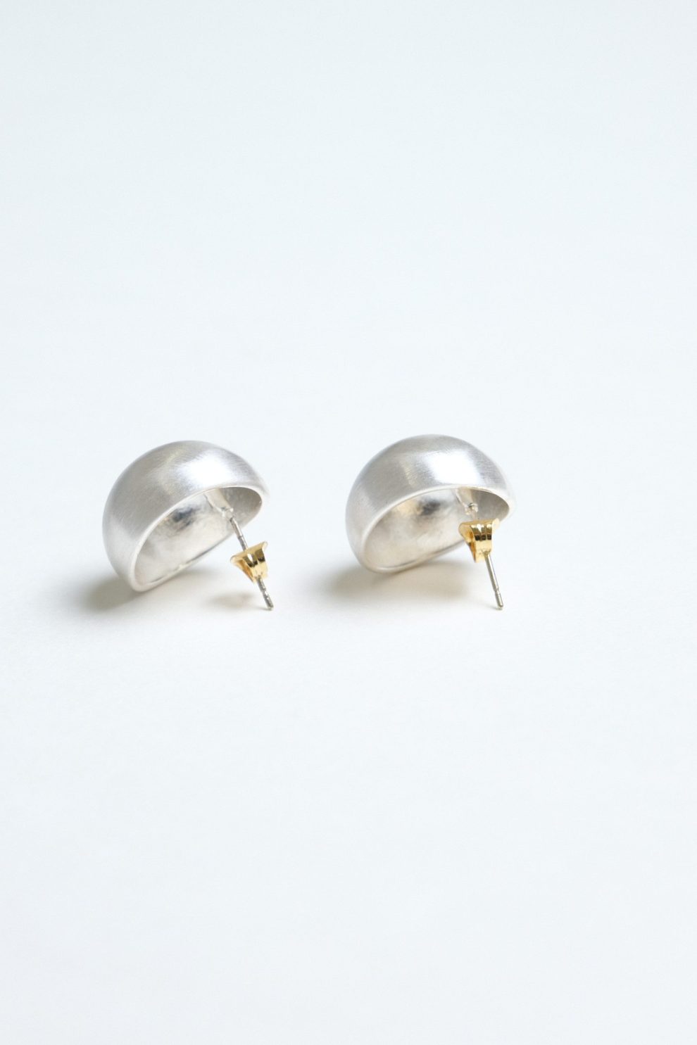 Серьги  на гвоздиках sphere