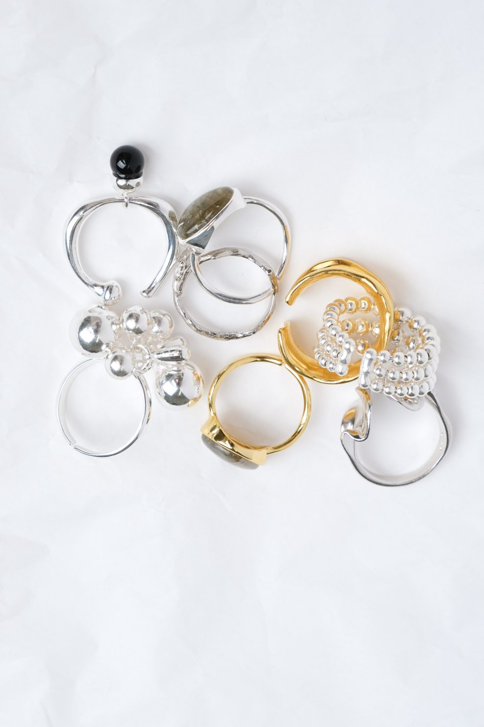 Кольцо из серебра 925 с вставкой из зелоного камня